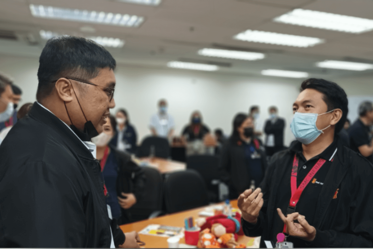 Explanation of how Neuro-Linguistic Programming techniques function