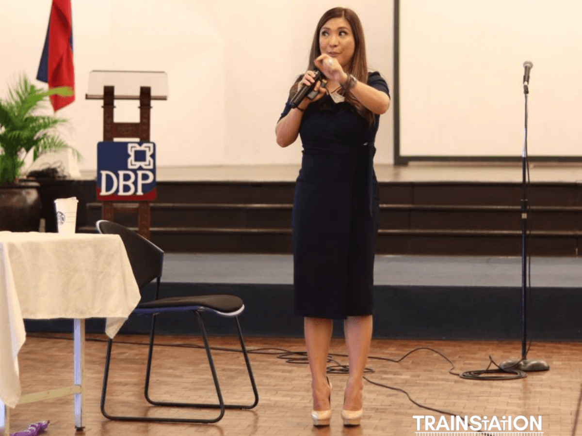 Team building facilitator with strong emotional intelligence